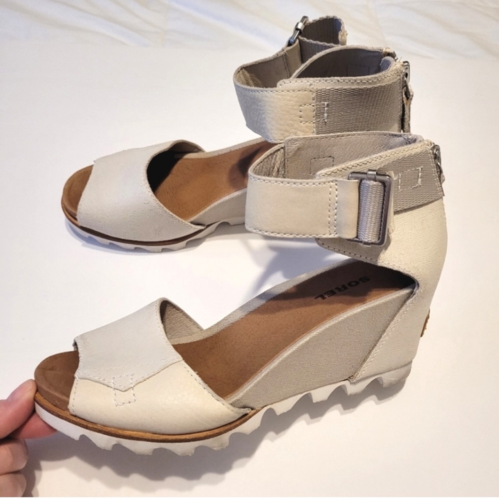 Sorel Joanie wedged sandals sz 8